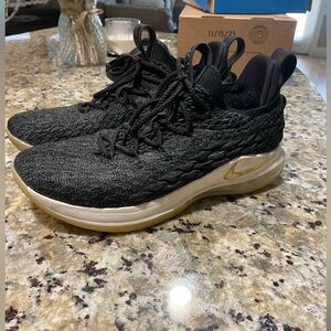 Nike Air Zoom LeBron 15